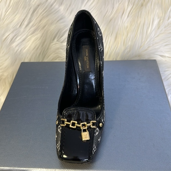 Louis Vuitton Pumps - Picture 2 of 11